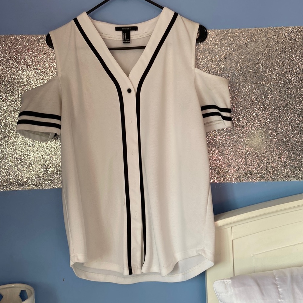 Black-and-white off the shoulder baseball jersey